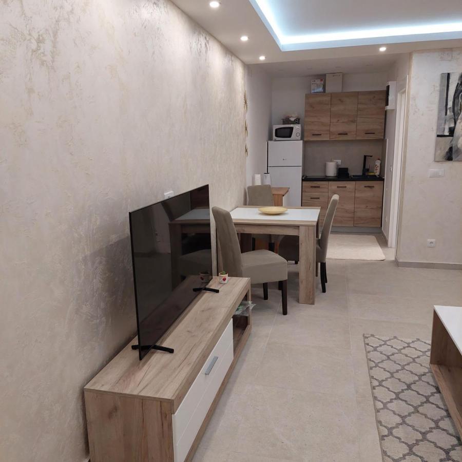Apartman Lux Jelena Surčin Exteriér fotografie