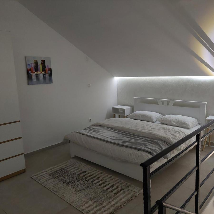 Apartman Lux Jelena Surčin Exteriér fotografie