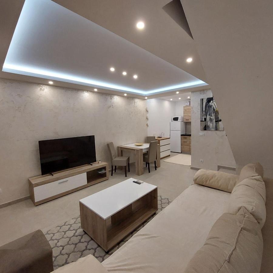 Apartman Lux Jelena Surčin Exteriér fotografie