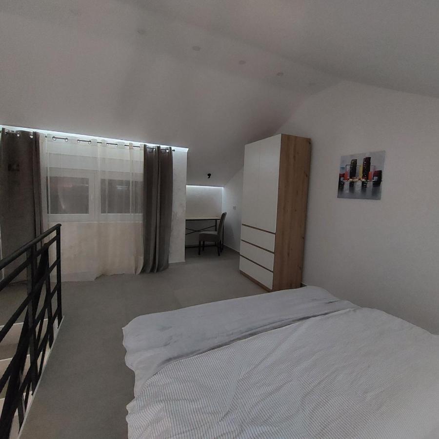 Apartman Lux Jelena Surčin Exteriér fotografie