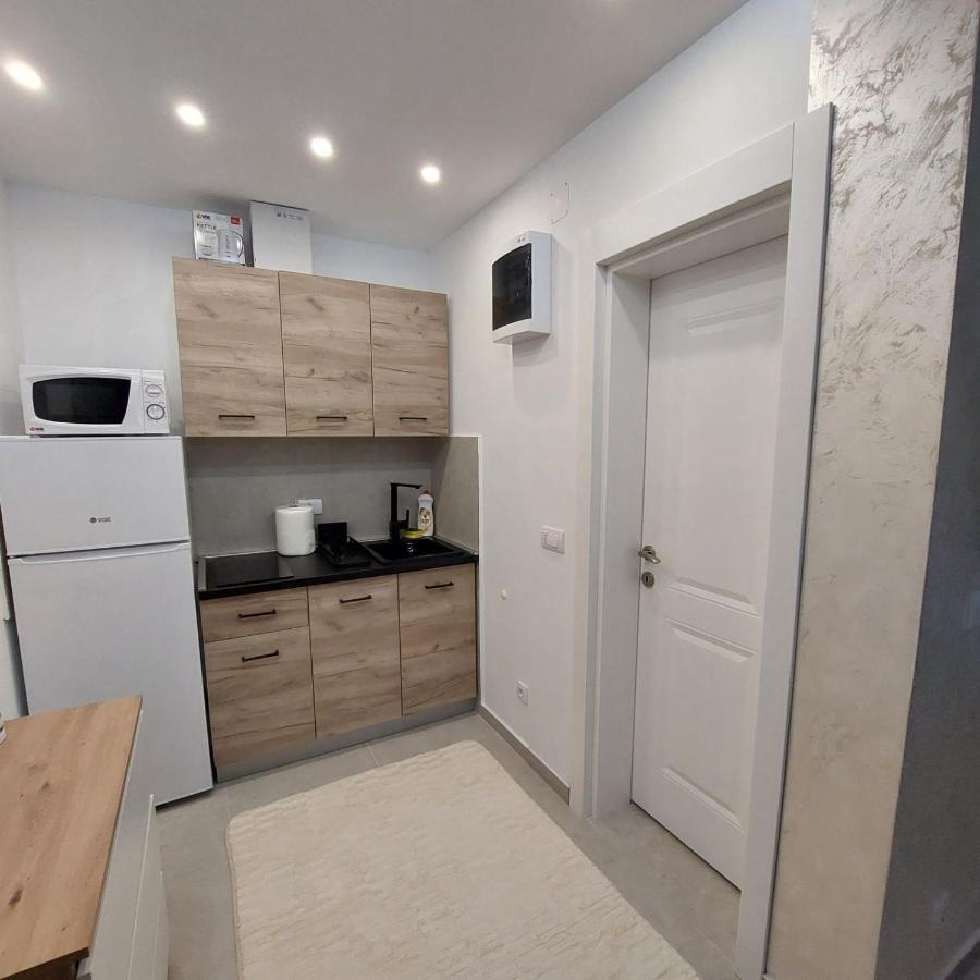 Apartman Lux Jelena Surčin Exteriér fotografie